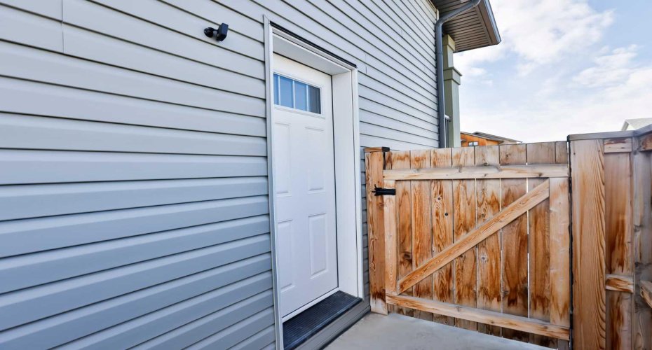 1374 Pacific Circle, Lethbridge, Alberta T1J 5V3, 4 Bedrooms Bedrooms, ,4 BathroomsBathrooms,Residential,For Sale,Pacific,A2325131