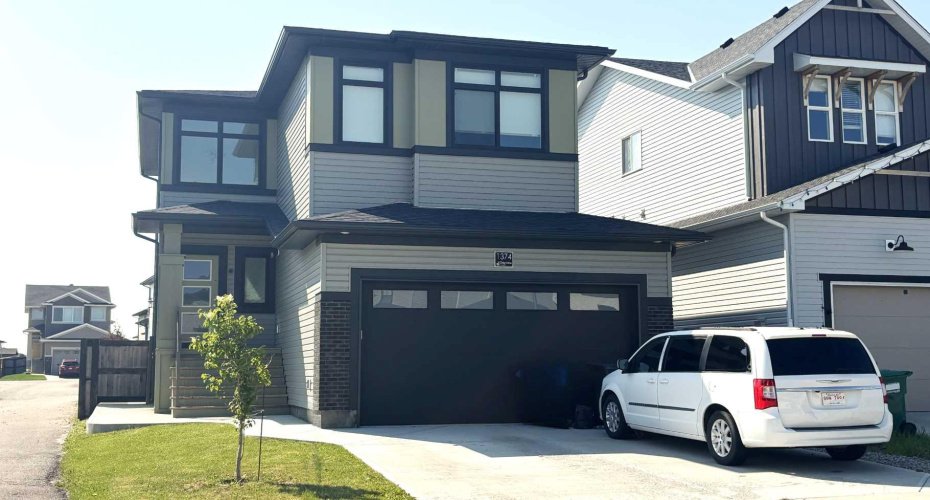 1374 Pacific Circle, Lethbridge, Alberta T1J 5V3, 4 Bedrooms Bedrooms, ,4 BathroomsBathrooms,Residential,For Sale,Pacific,A2325131