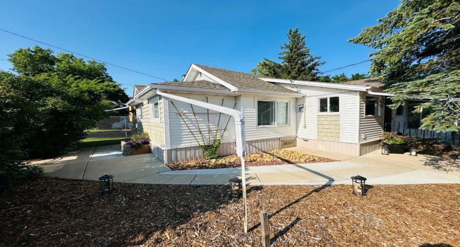 104 24 Street NW Street, Drumheller, Alberta T0J0Y1, 1 Bedroom Bedrooms, ,2 BathroomsBathrooms,Residential,For Sale,24 Street NW,A2325753