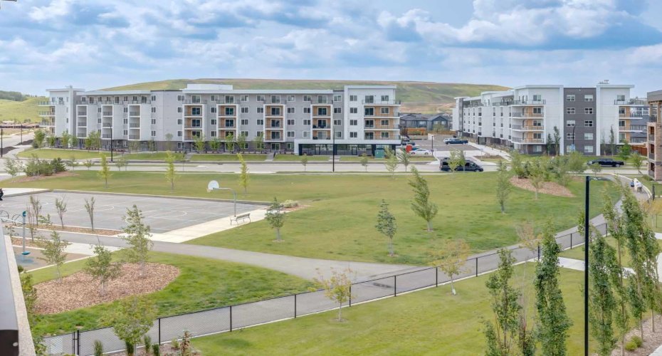 125 Wolf Hollow Crescent, Calgary, Alberta T2X5W9, 1 Bedroom Bedrooms, ,1 BathroomBathrooms,Residential,For Sale,Wolf Hollow,A2325795