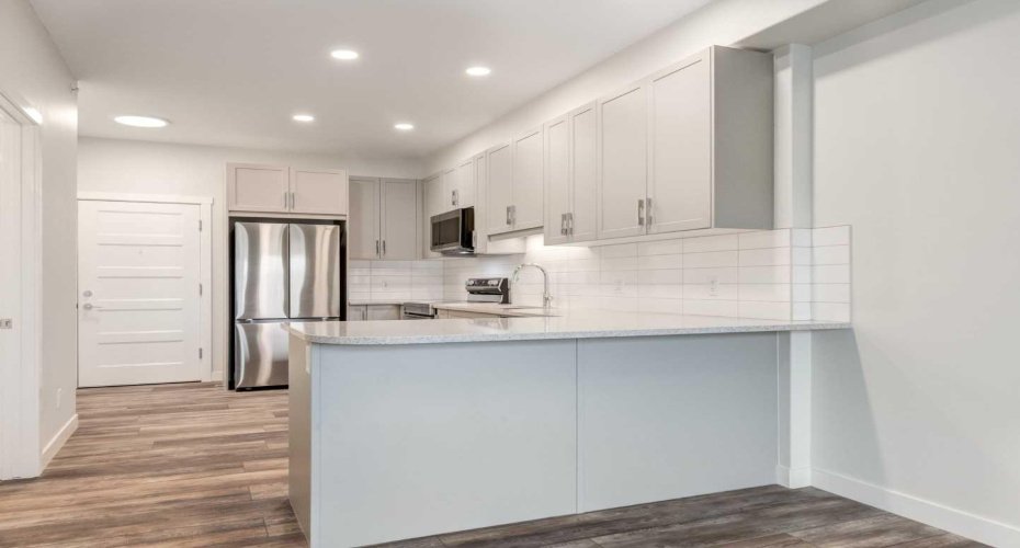 125 Wolf Hollow Crescent, Calgary, Alberta T2X5W9, 1 Bedroom Bedrooms, ,1 BathroomBathrooms,Residential,For Sale,Wolf Hollow,A2325795