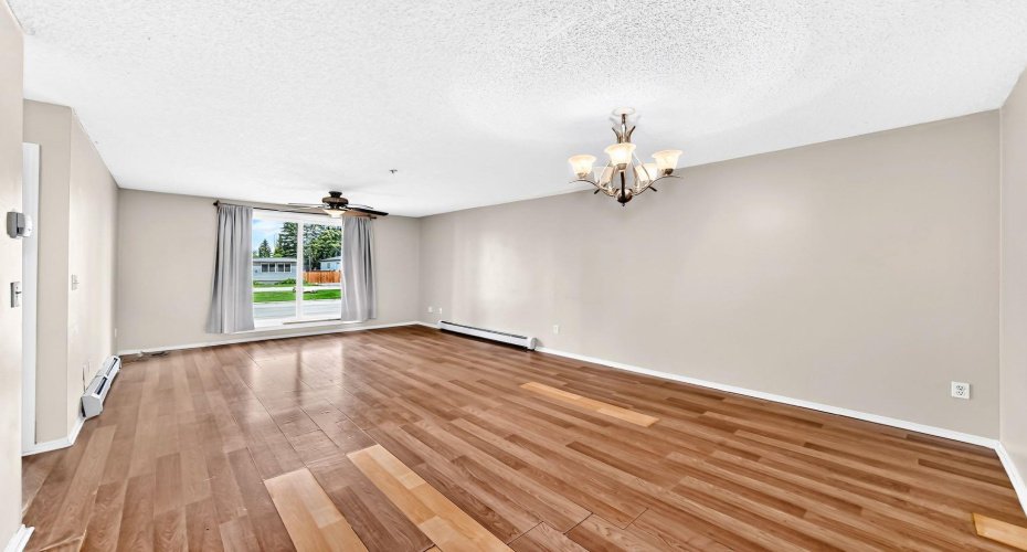 Large Bright Living/ Dining Space