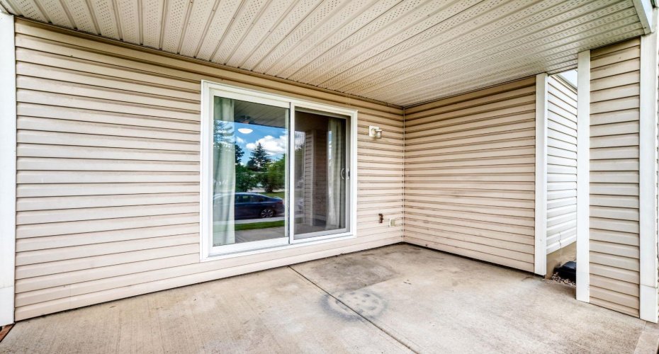6224 17 Avenue, Calgary, Alberta T2A 7X8, 1 Bedroom Bedrooms, ,1 BathroomBathrooms,Residential,For Sale,17,A2325909