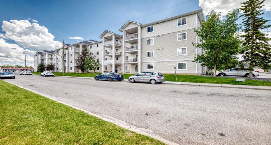 6224 17 Avenue, Calgary, Alberta T2A 7X8, 1 Bedroom Bedrooms, ,1 BathroomBathrooms,Residential,For Sale,17,A2325909
