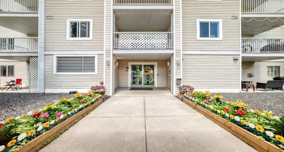 Well Maintained Condo