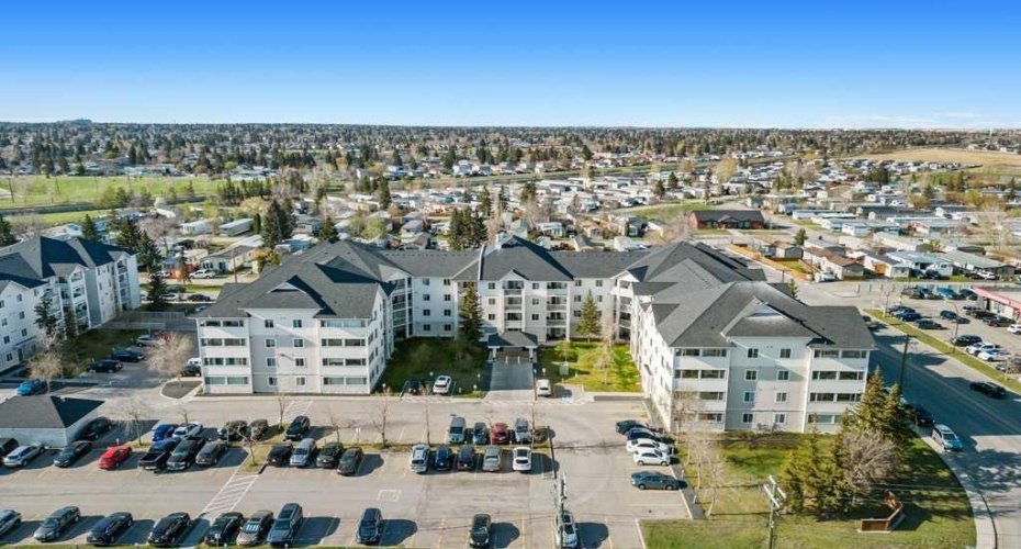6224 17 Avenue, Calgary, Alberta T2A 7X8, 1 Bedroom Bedrooms, ,1 BathroomBathrooms,Residential,For Sale,17,A2325909