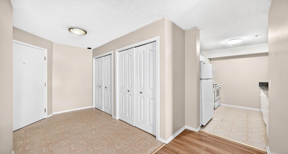 Entrance Double Closet