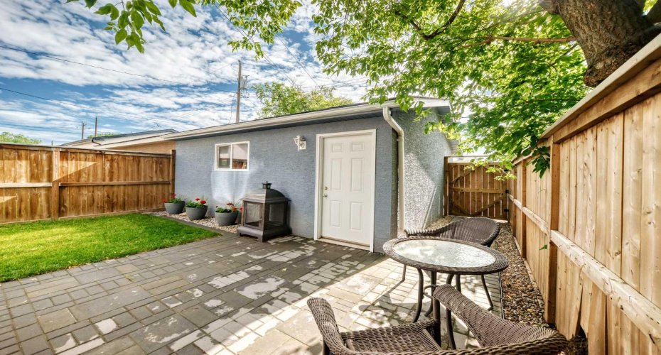 1416 43 Street, Calgary, Alberta T3C 2A2, 4 Bedrooms Bedrooms, ,4 BathroomsBathrooms,Residential,For Sale,43,A2325954