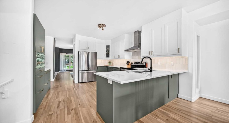 1416 43 Street, Calgary, Alberta T3C 2A2, 4 Bedrooms Bedrooms, ,4 BathroomsBathrooms,Residential,For Sale,43,A2325954