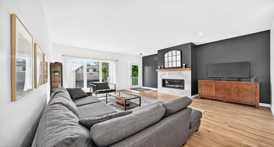 1416 43 Street, Calgary, Alberta T3C 2A2, 4 Bedrooms Bedrooms, ,4 BathroomsBathrooms,Residential,For Sale,43,A2325954