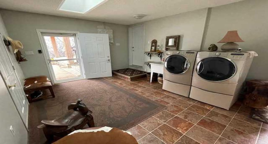 Mudroom/Laundry