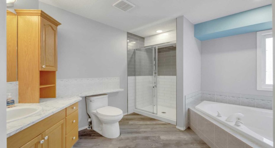5508 49 Avenue, Alix, Alberta T0C 0B0, 4 Bedrooms Bedrooms, ,3 BathroomsBathrooms,Residential,For Sale,49,A2301189