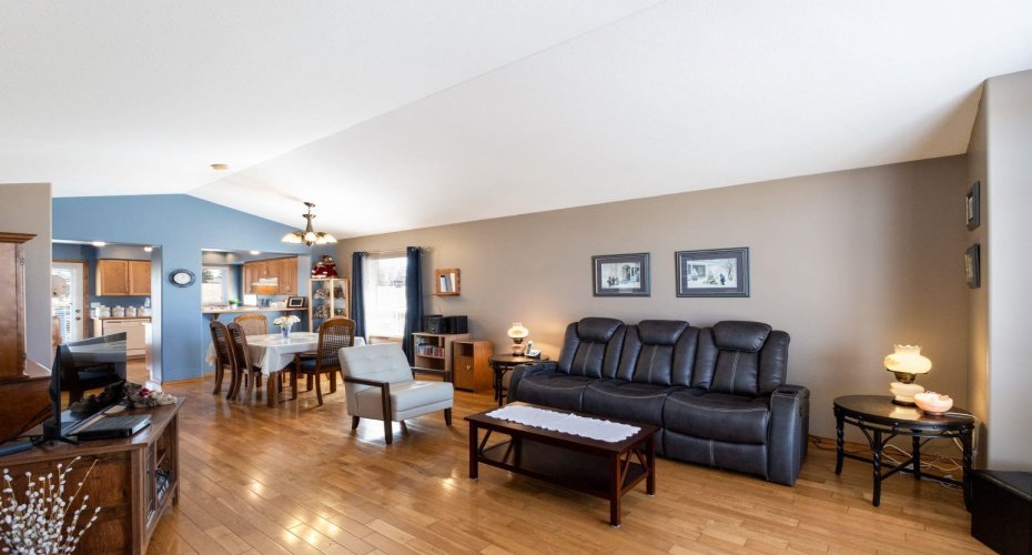 4406 54A Avenue Crescent, Innisfail, Alberta T4G1X5, 4 Bedrooms Bedrooms, ,2 BathroomsBathrooms,Residential,For Sale,54A,A2301230