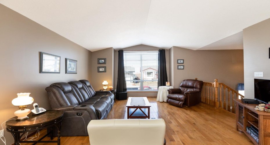 4406 54A Avenue Crescent, Innisfail, Alberta T4G1X5, 4 Bedrooms Bedrooms, ,2 BathroomsBathrooms,Residential,For Sale,54A,A2301230