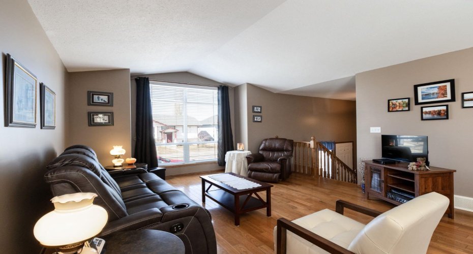 4406 54A Avenue Crescent, Innisfail, Alberta T4G1X5, 4 Bedrooms Bedrooms, ,2 BathroomsBathrooms,Residential,For Sale,54A,A2301230