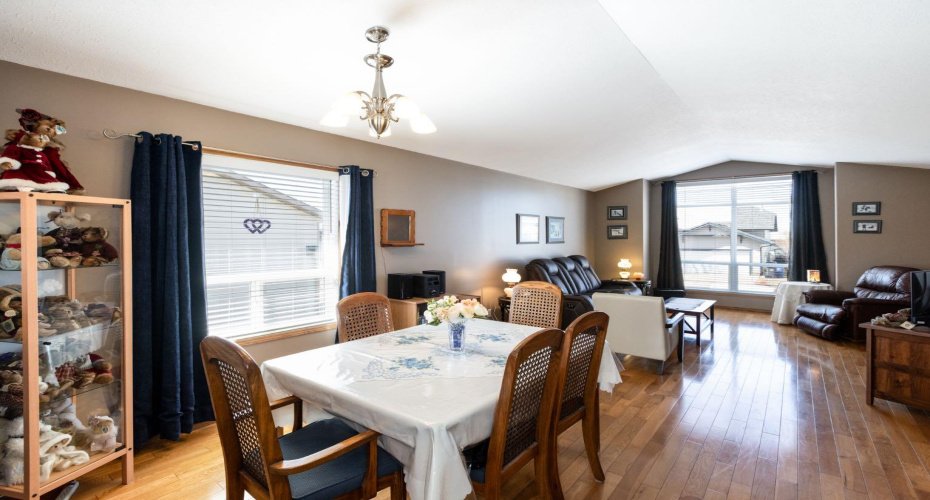 4406 54A Avenue Crescent, Innisfail, Alberta T4G1X5, 4 Bedrooms Bedrooms, ,2 BathroomsBathrooms,Residential,For Sale,54A,A2301230