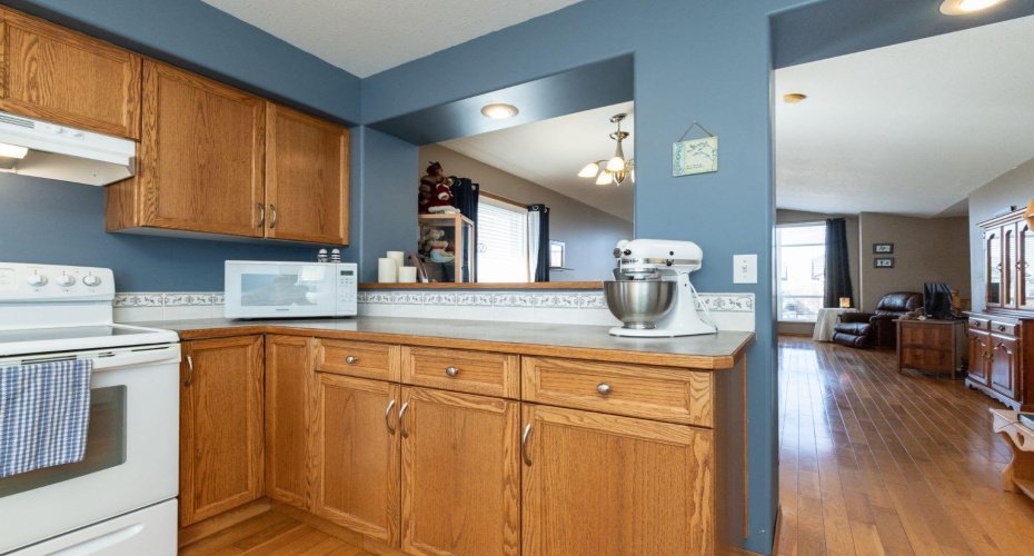 4406 54A Avenue Crescent, Innisfail, Alberta T4G1X5, 4 Bedrooms Bedrooms, ,2 BathroomsBathrooms,Residential,For Sale,54A,A2301230