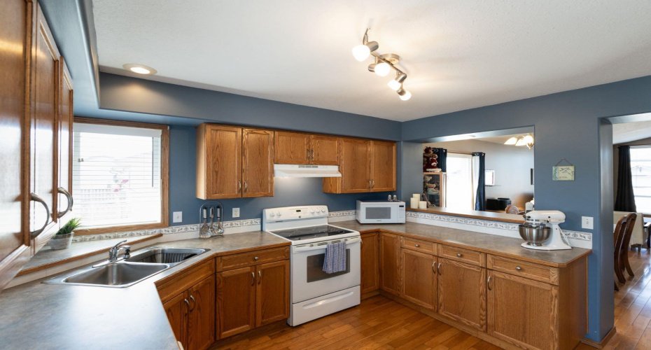 4406 54A Avenue Crescent, Innisfail, Alberta T4G1X5, 4 Bedrooms Bedrooms, ,2 BathroomsBathrooms,Residential,For Sale,54A,A2301230