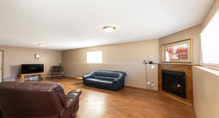4406 54A Avenue Crescent, Innisfail, Alberta T4G1X5, 4 Bedrooms Bedrooms, ,2 BathroomsBathrooms,Residential,For Sale,54A,A2301230