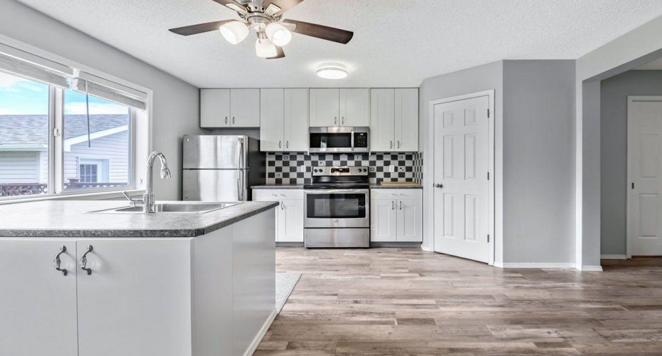 24 Cimarron Meadows Road, Okotoks, Alberta T1S 1T1, 3 Bedrooms Bedrooms, ,3 BathroomsBathrooms,Residential,For Sale,Cimarron Meadows,A2326385