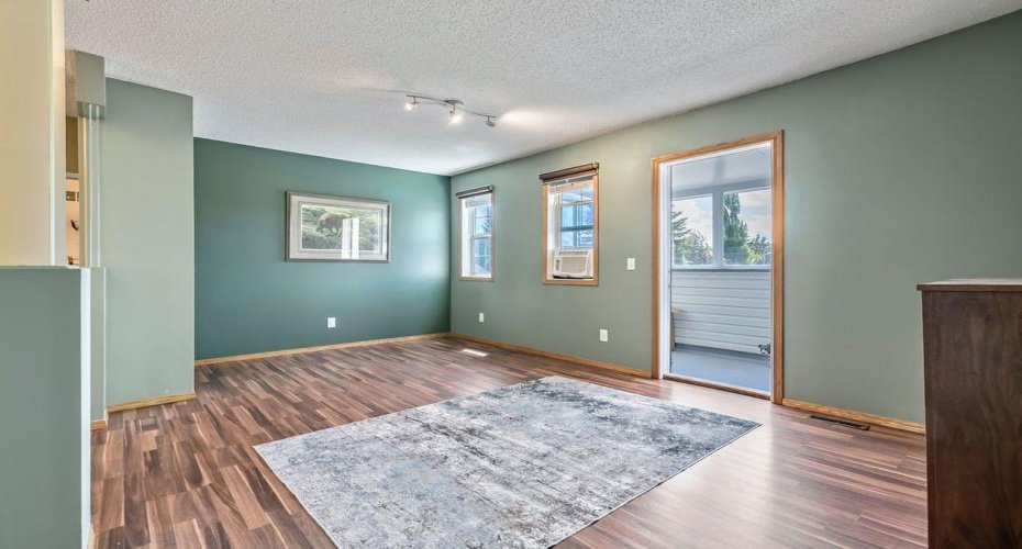 24 Cimarron Meadows Road, Okotoks, Alberta T1S 1T1, 3 Bedrooms Bedrooms, ,3 BathroomsBathrooms,Residential,For Sale,Cimarron Meadows,A2326385