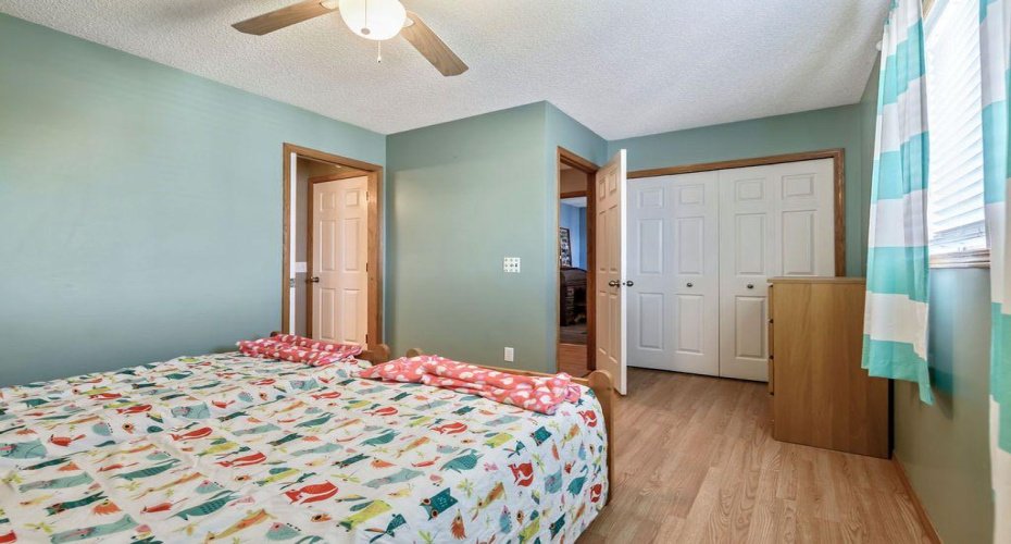 24 Cimarron Meadows Road, Okotoks, Alberta T1S 1T1, 3 Bedrooms Bedrooms, ,3 BathroomsBathrooms,Residential,For Sale,Cimarron Meadows,A2326385