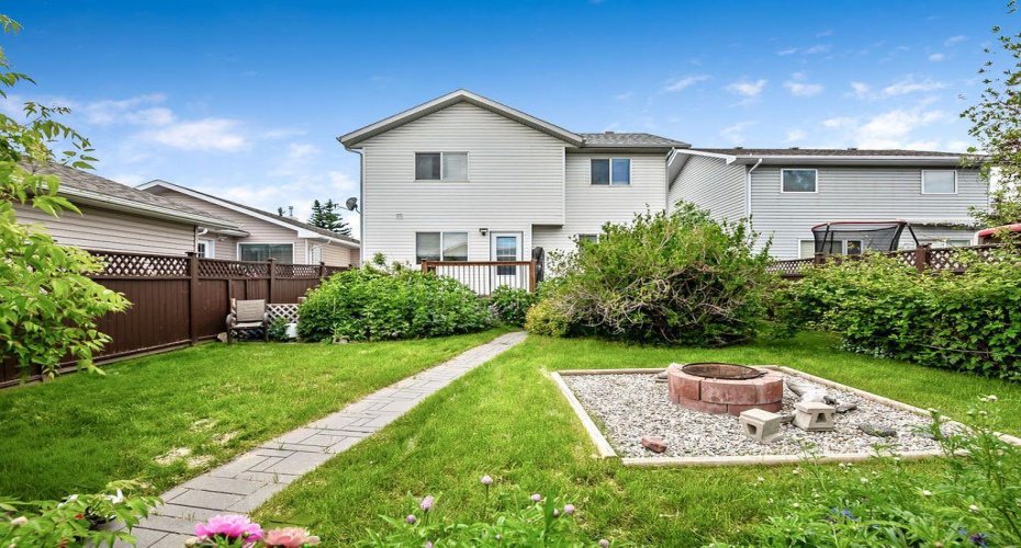 24 Cimarron Meadows Road, Okotoks, Alberta T1S 1T1, 3 Bedrooms Bedrooms, ,3 BathroomsBathrooms,Residential,For Sale,Cimarron Meadows,A2326385