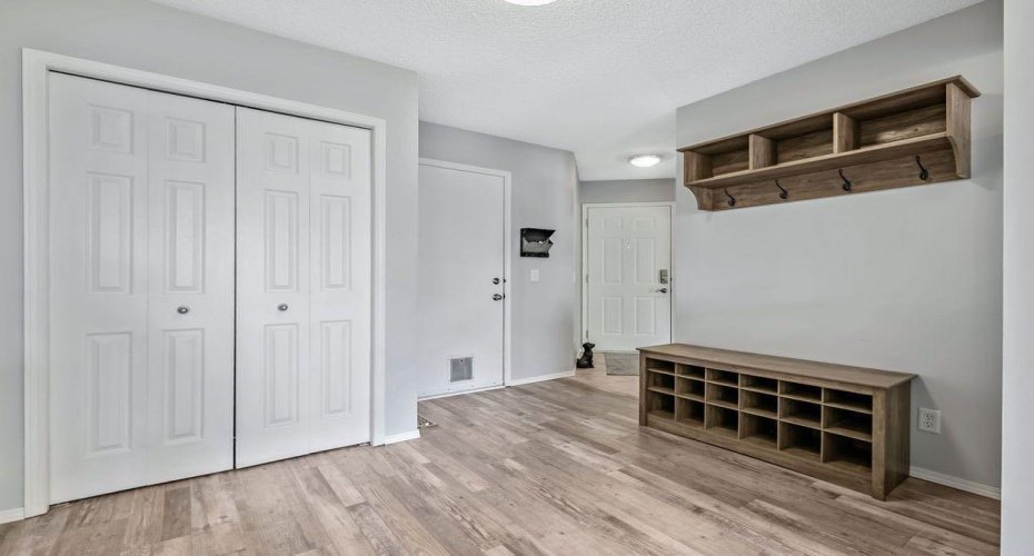 24 Cimarron Meadows Road, Okotoks, Alberta T1S 1T1, 3 Bedrooms Bedrooms, ,3 BathroomsBathrooms,Residential,For Sale,Cimarron Meadows,A2326385