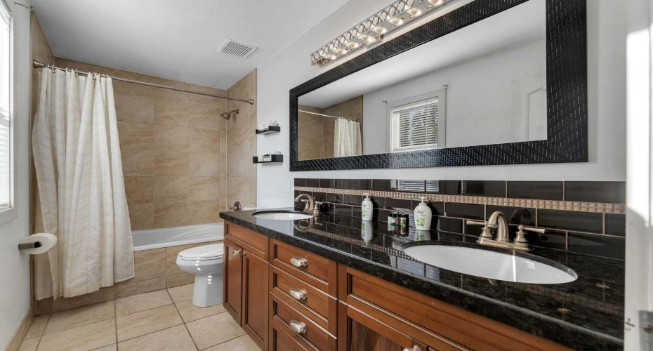 700 West Chestermere Drive, Chestermere, Alberta T1X 1B5, 4 Bedrooms Bedrooms, ,3 BathroomsBathrooms,Residential,For Sale,West Chestermere,A2326508