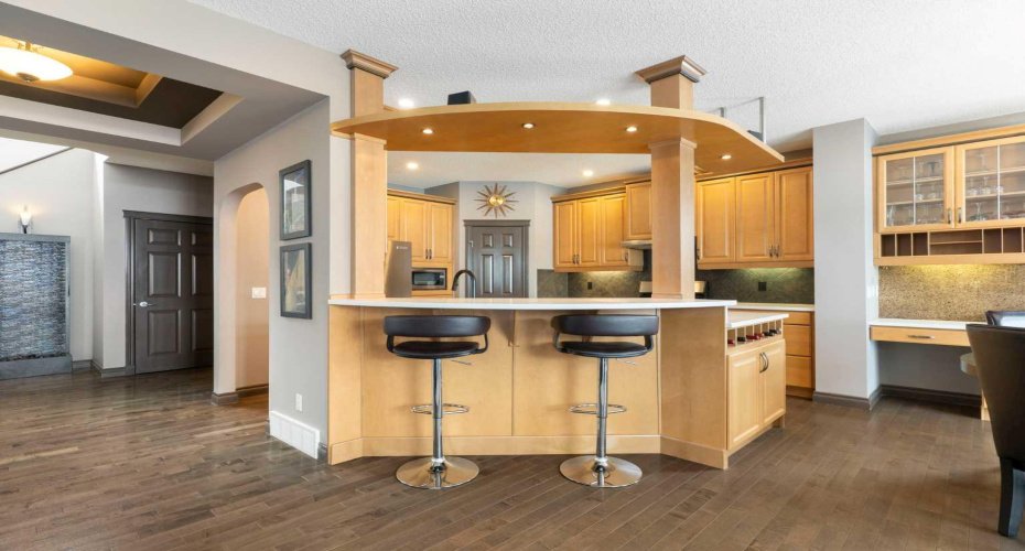 Uniquely Rounded Details on Custom Millwork & Quartz