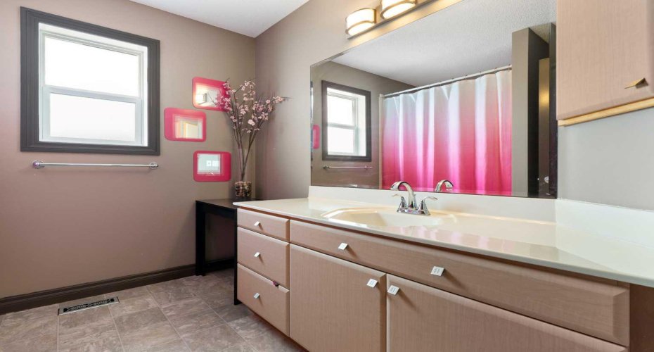 4 Piece Bath Upper Floor
