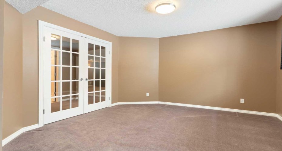 Basement Bedroom(18`10