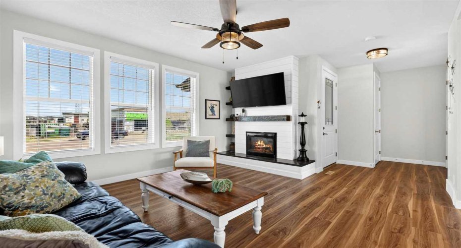 3 large bright windows in the LIving Room