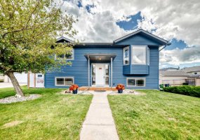 4 Strathford Place, Strathmore, Alberta T1P 1S4, 5 Bedroom Bedrooms, 0 ,3 BathroomBathrooms,Residential,For Sale,Strathford,0,A2326566