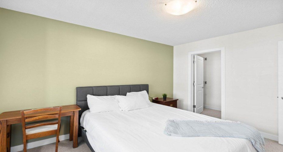 201 Sunset Drive, Cochrane, Alberta T4C0H5, 1 Bedroom Bedrooms, ,1 BathroomBathrooms,Residential,For Sale,Sunset,A2326716