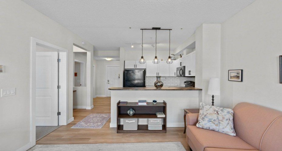 201 Sunset Drive, Cochrane, Alberta T4C0H5, 1 Bedroom Bedrooms, ,1 BathroomBathrooms,Residential,For Sale,Sunset,A2326716