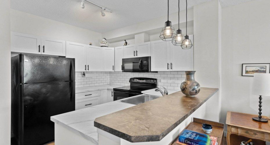 201 Sunset Drive, Cochrane, Alberta T4C0H5, 1 Bedroom Bedrooms, ,1 BathroomBathrooms,Residential,For Sale,Sunset,A2326716