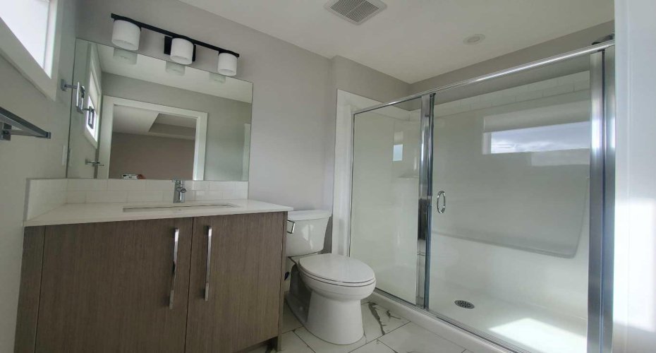 1045 West Lakeview Drive, Chestermere, Alberta T1X2T2, 3 Bedrooms Bedrooms, ,3 BathroomsBathrooms,Residential,For Sale,West Lakeview,A2326793