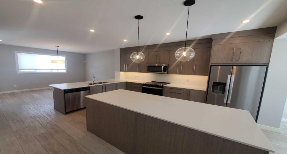 1045 West Lakeview Drive, Chestermere, Alberta T1X2T2, 3 Bedrooms Bedrooms, ,3 BathroomsBathrooms,Residential,For Sale,West Lakeview,A2326793