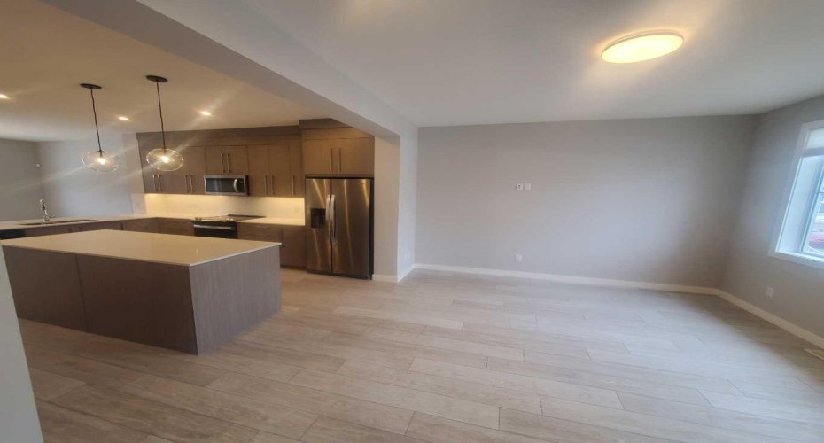 1045 West Lakeview Drive, Chestermere, Alberta T1X2T2, 3 Bedrooms Bedrooms, ,3 BathroomsBathrooms,Residential,For Sale,West Lakeview,A2326793