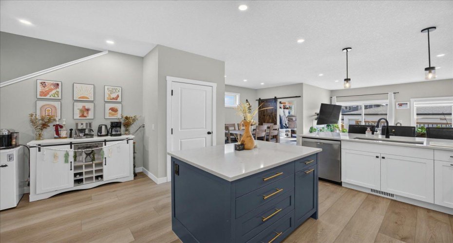 4620 81 Street, Calgary, Alberta T3B2P6, 4 Bedroom Bedrooms, 0 ,4 BathroomBathrooms,Residential,For Sale,81,0,A2325957