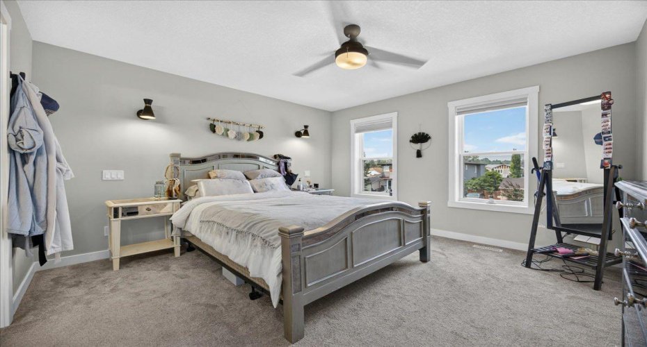 4620 81 Street, Calgary, Alberta T3B2P6, 4 Bedroom Bedrooms, 0 ,4 BathroomBathrooms,Residential,For Sale,81,0,A2325957