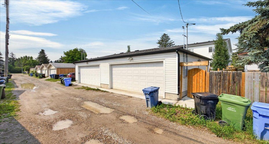 4620 81 Street, Calgary, Alberta T3B2P6, 4 Bedroom Bedrooms, 0 ,4 BathroomBathrooms,Residential,For Sale,81,0,A2325957