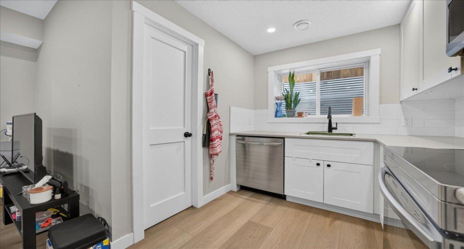 4620 81 Street, Calgary, Alberta T3B2P6, 4 Bedroom Bedrooms, 0 ,4 BathroomBathrooms,Residential,For Sale,81,0,A2325957