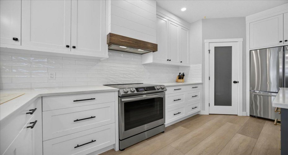 4620 81 Street, Calgary, Alberta T3B2P6, 4 Bedroom Bedrooms, 0 ,4 BathroomBathrooms,Residential,For Sale,81,0,A2325957