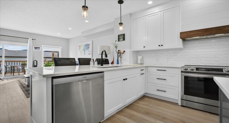 4620 81 Street, Calgary, Alberta T3B2P6, 4 Bedroom Bedrooms, 0 ,4 BathroomBathrooms,Residential,For Sale,81,0,A2325957