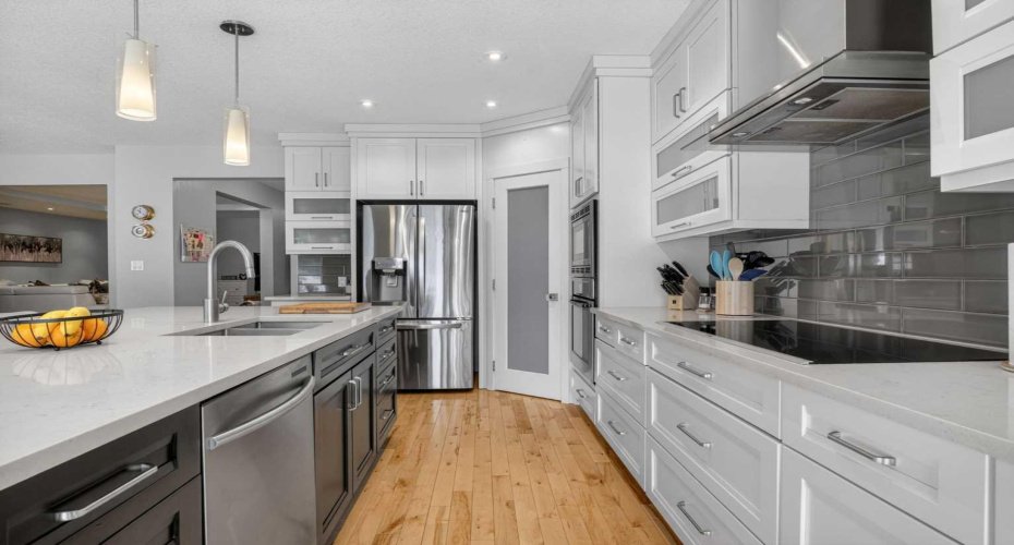12 Wood Crescent, Calgary, Alberta T2W 4B4, 2 Bedroom Bedrooms, 0 ,4 BathroomBathrooms,Residential,For Sale,Wood,0,A2325999