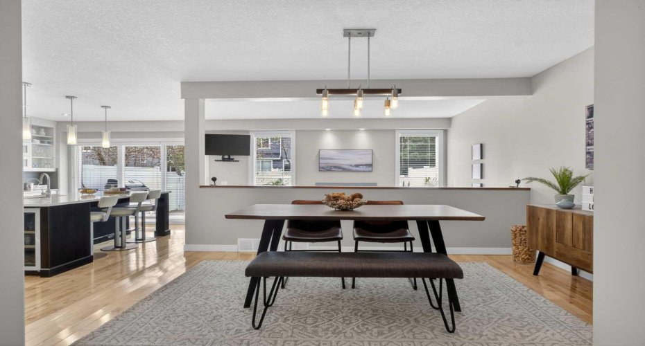 12 Wood Crescent, Calgary, Alberta T2W 4B4, 2 Bedroom Bedrooms, 0 ,4 BathroomBathrooms,Residential,For Sale,Wood,0,A2325999