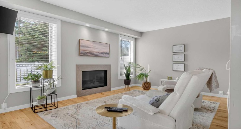 12 Wood Crescent, Calgary, Alberta T2W 4B4, 2 Bedroom Bedrooms, 0 ,4 BathroomBathrooms,Residential,For Sale,Wood,0,A2325999