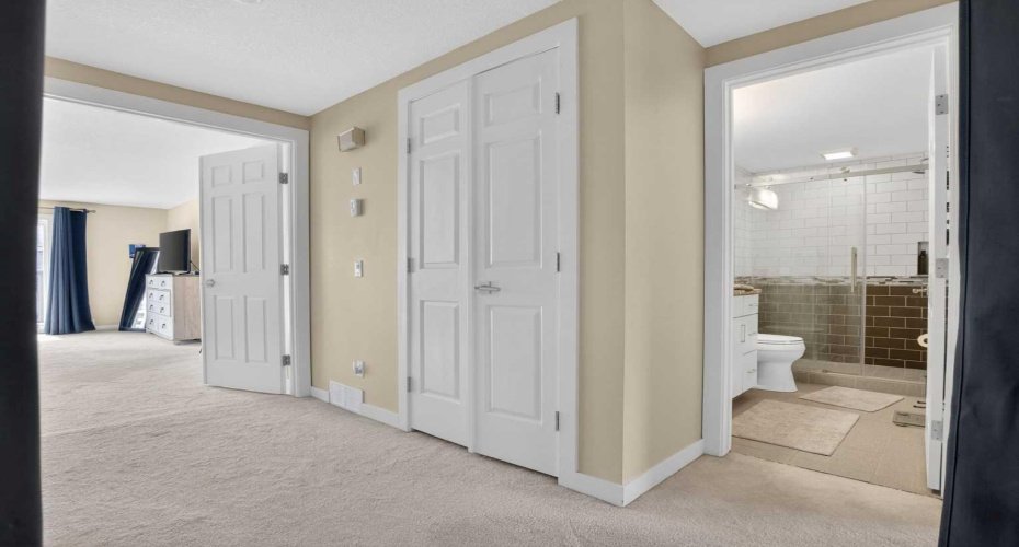 12 Wood Crescent, Calgary, Alberta T2W 4B4, 2 Bedroom Bedrooms, 0 ,4 BathroomBathrooms,Residential,For Sale,Wood,0,A2325999